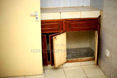 3bdrm Apartment in Woodley Estate for rent - Image 2