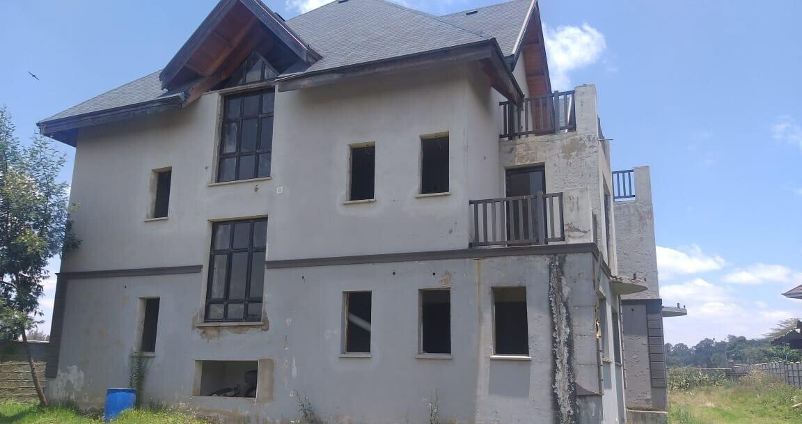 Unfinished 5-Bed Townhouse on Half-Acre – Karen Plains