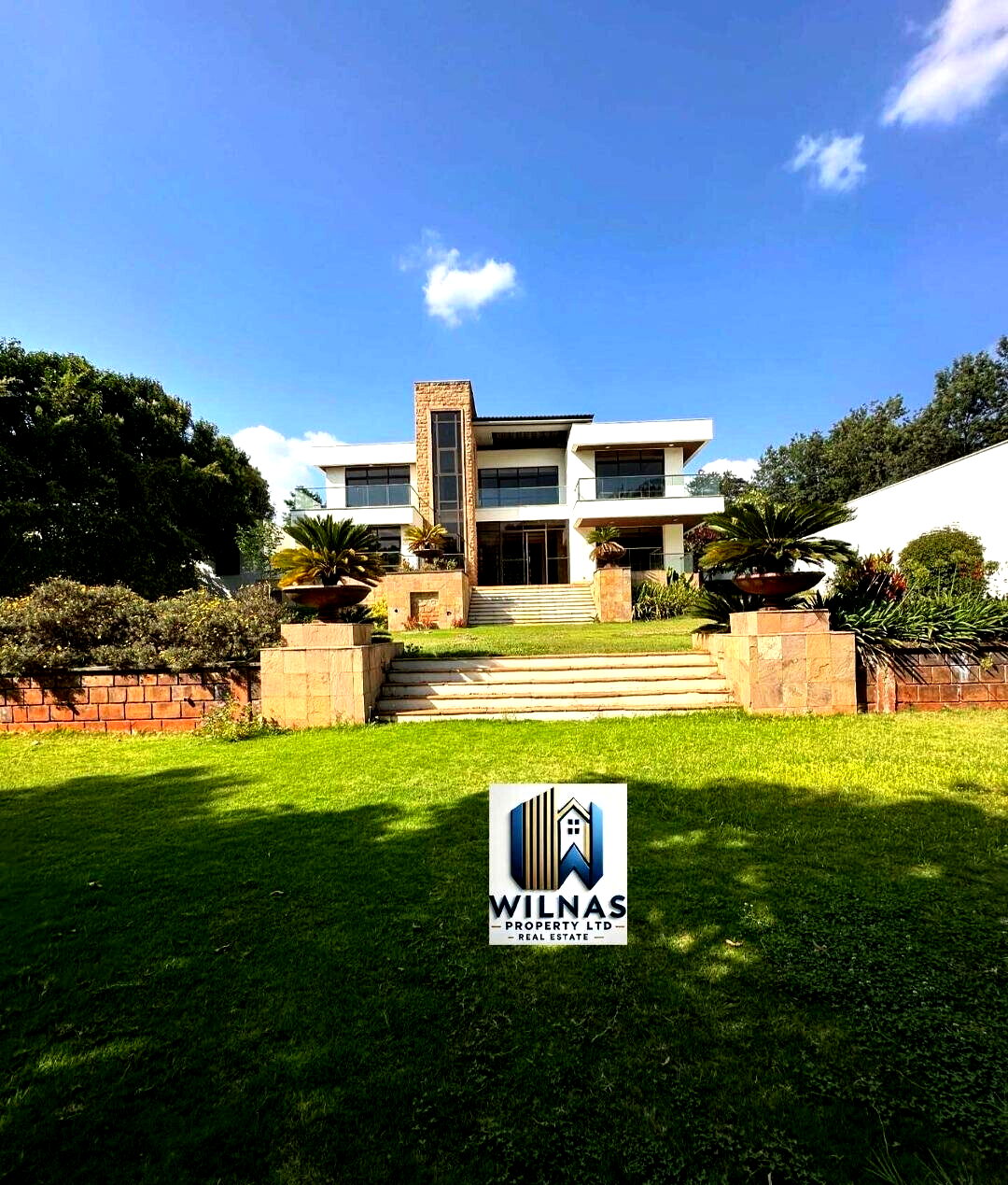 5-Ensuite Villa on Half-Acre with DSQ & Pool Access – Karen