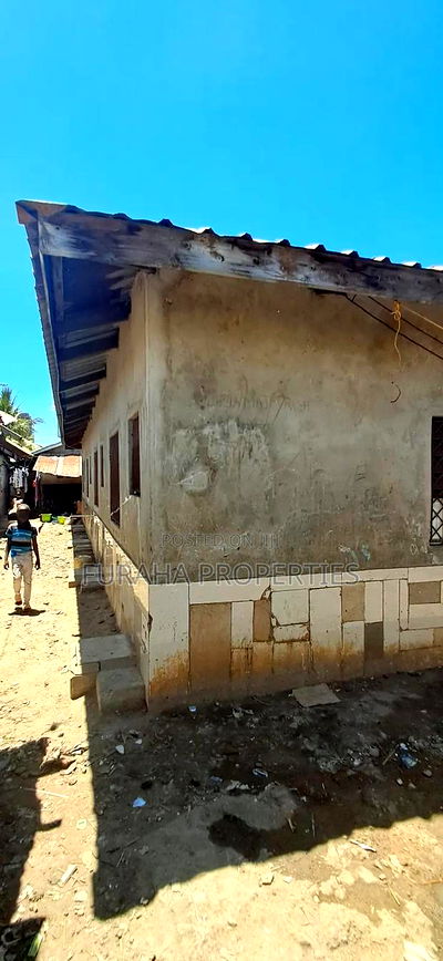 8bdrm Bungalow in Kisimani Bombolulu for sale - Image 3