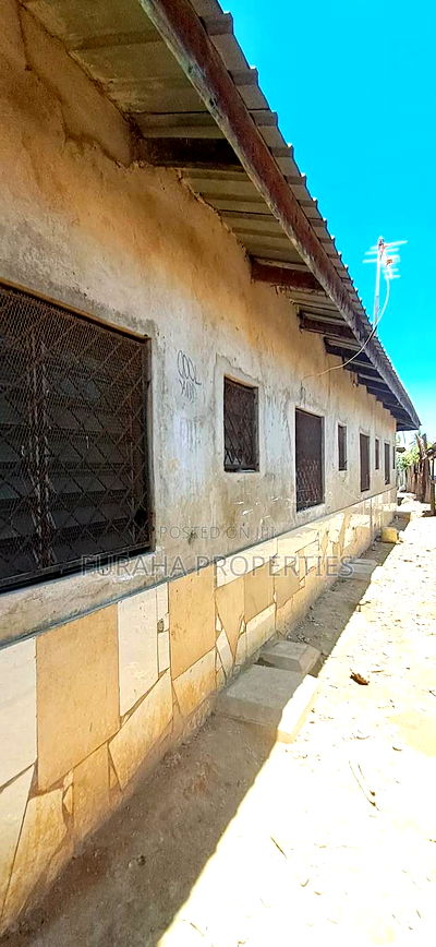 8bdrm Bungalow in Kisimani Bombolulu for sale - Image 2