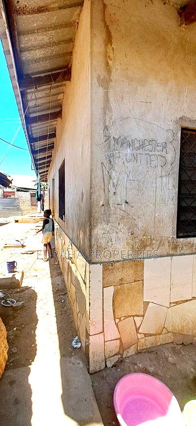 8bdrm Bungalow in Kisimani Bombolulu for sale - Image 4