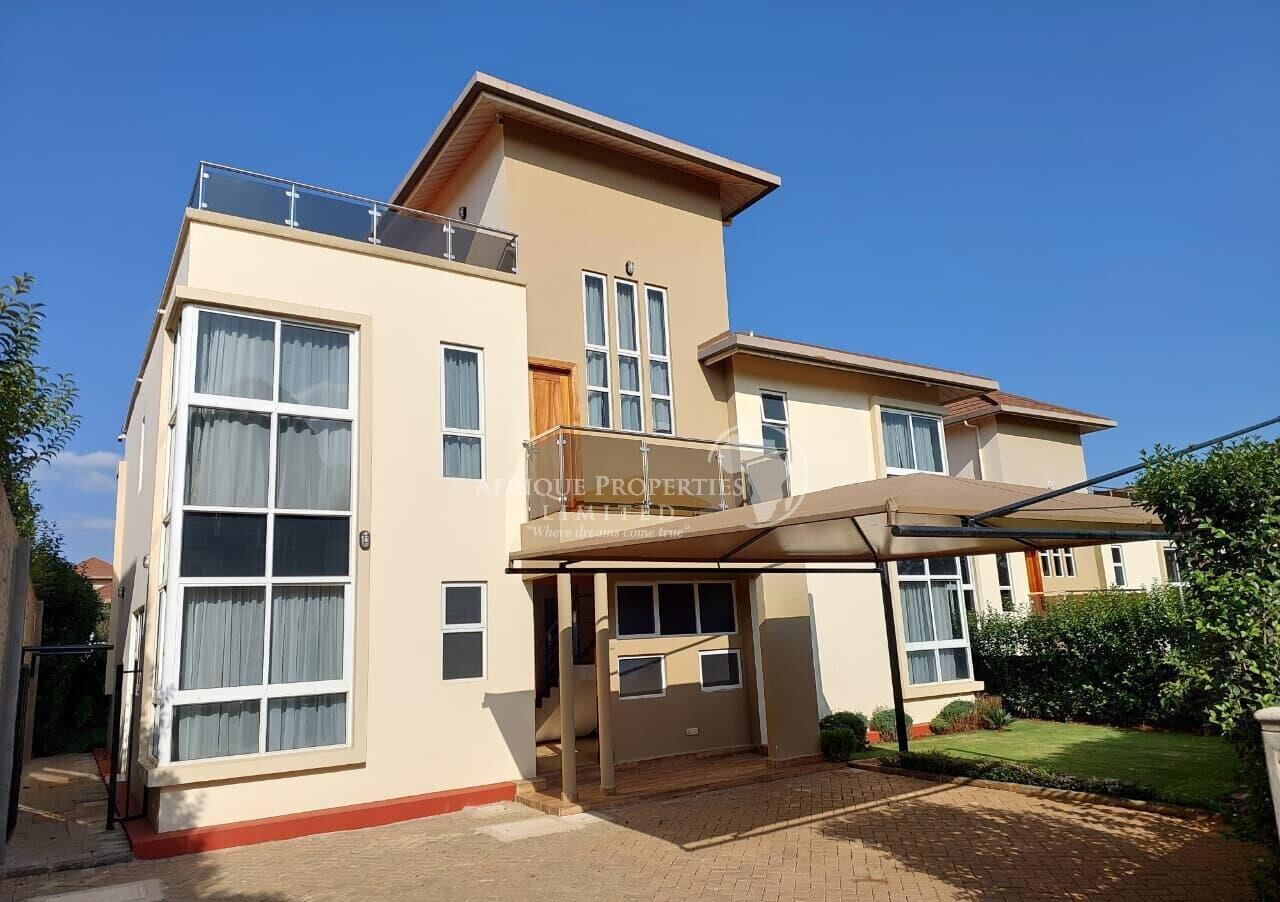 Luxury 4BR Villa in Secure Estate