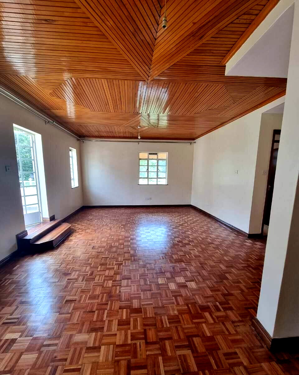 4BR All-Ensuite Townhouse with Wooden Floors & Small Garden - Kileleshwa