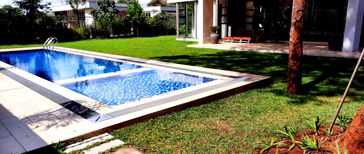 5-Ensuite Villa with Heated Pool & Sauna – Karen UN Blue Zone