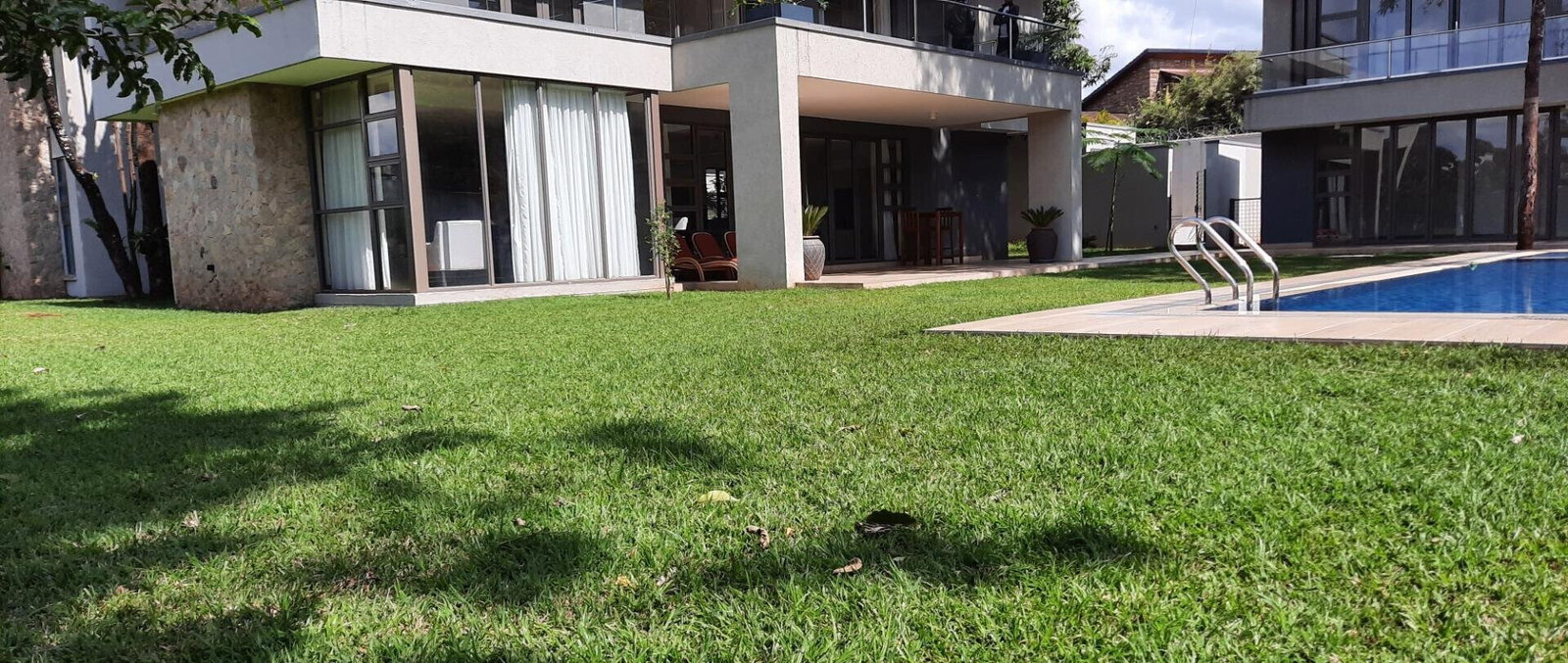 5-Ensuite Villa with Heated Pool & Sauna – Karen UN Blue Zone