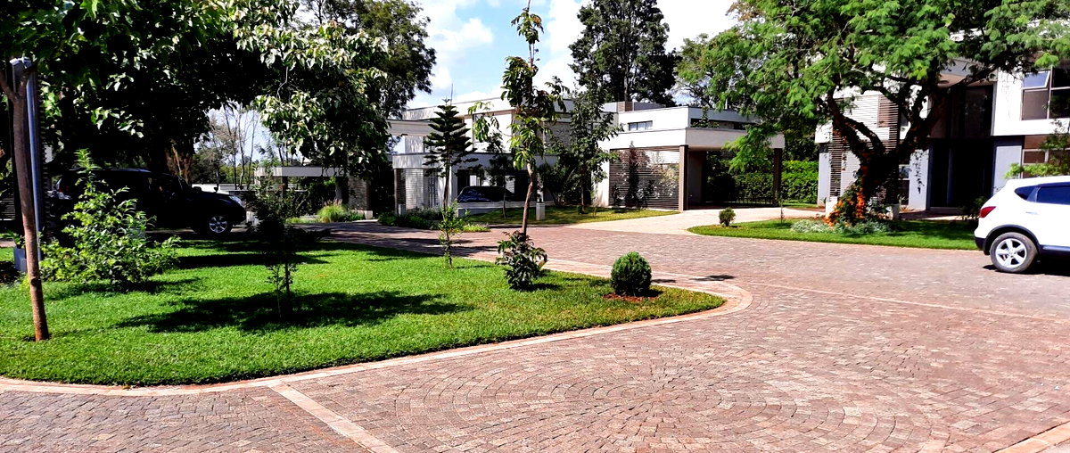 5-Ensuite Villa with Heated Pool & Sauna – Karen UN Blue Zone