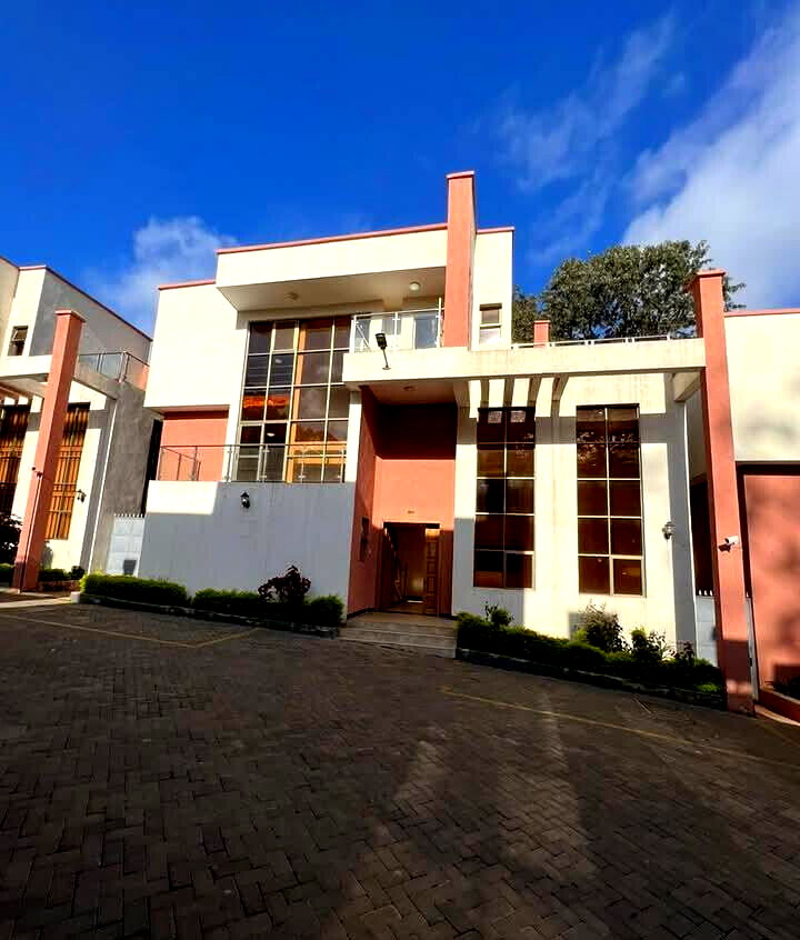 5-Ensuite Townhouse with DSQ & Pet-Friendly Gated Community - Lavington