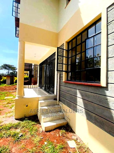 4bdrm Villa in Oloolua for sale - Image 3