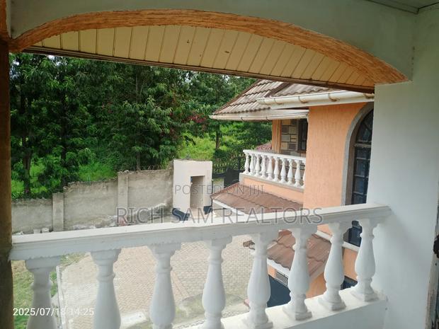 8bdrm Mansion in Lower Milimani for rent