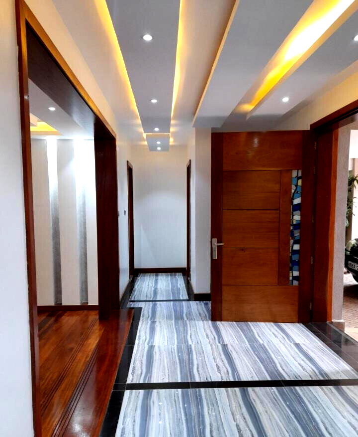 5-Ensuite Townhouse with Jacuzzi & Outdoor Fireplace - Lavington