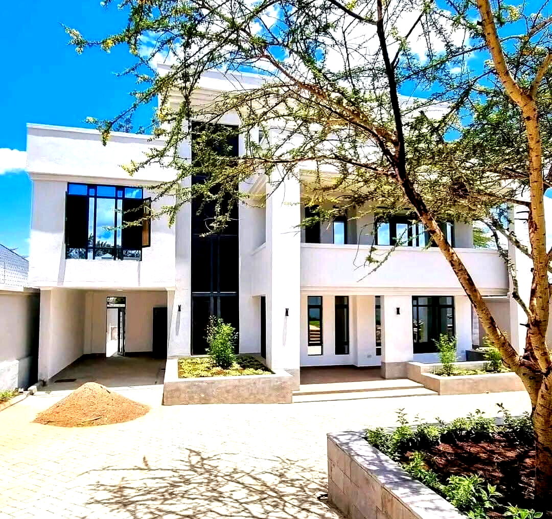 5BR Villa with Rooftop Terrace & Jacuzzi - Rimpa, Rongai