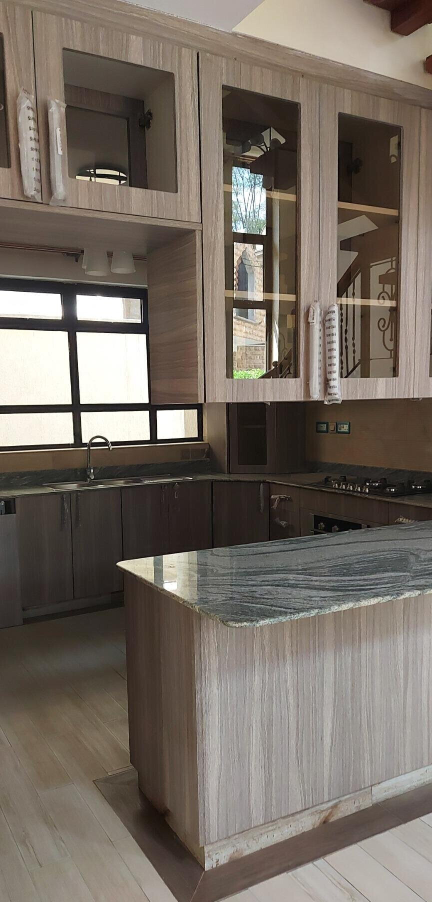 5-Ensuite Townhouse with Inbuilt Lift & Mature Garden - Lavington