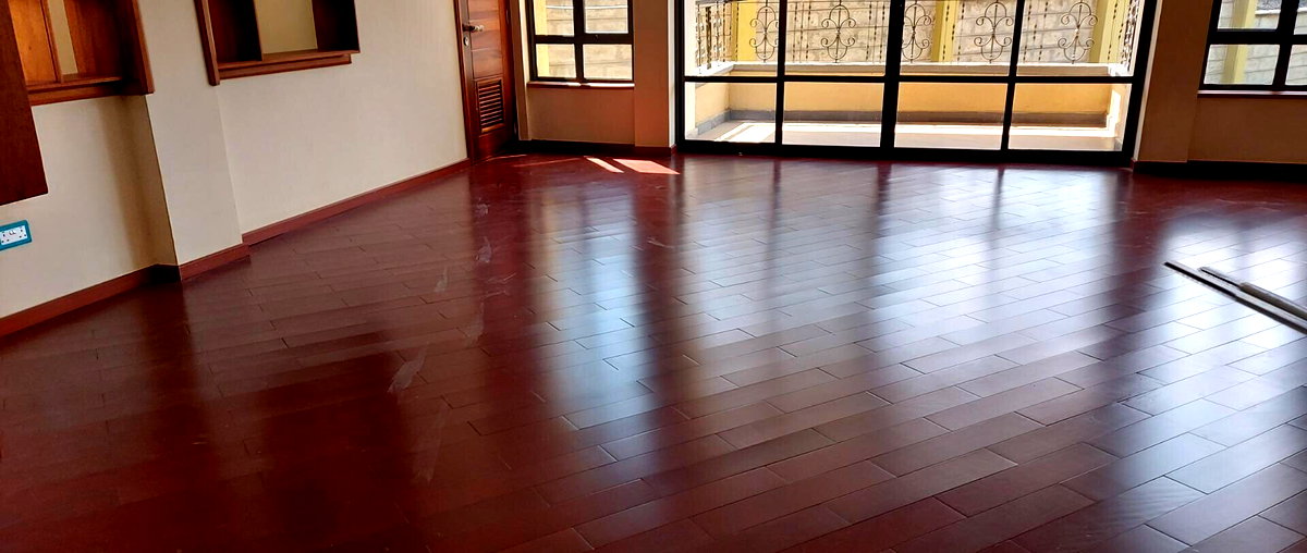 5-Ensuite Townhouse with Inbuilt Lift & Mature Garden - Lavington