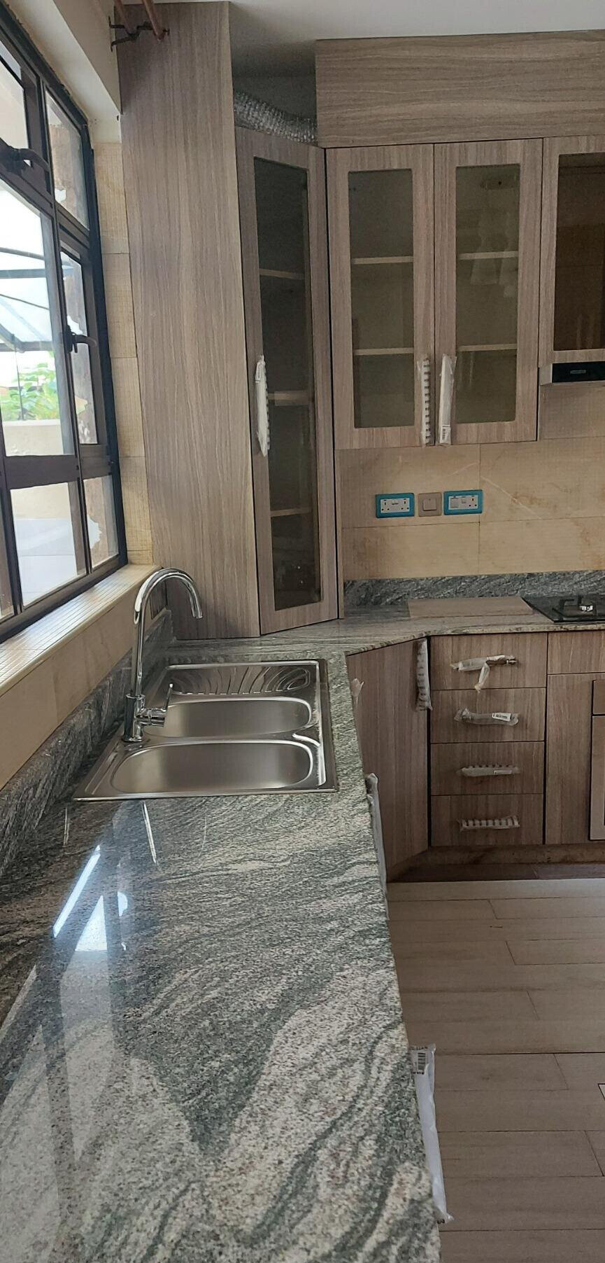 5-Ensuite Townhouse with Inbuilt Lift & Mature Garden - Lavington