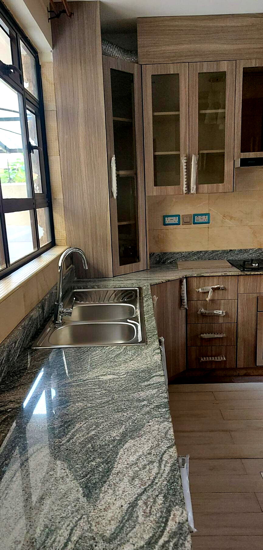 5-Ensuite Townhouse with Inbuilt Lift & Mature Garden - Lavington
