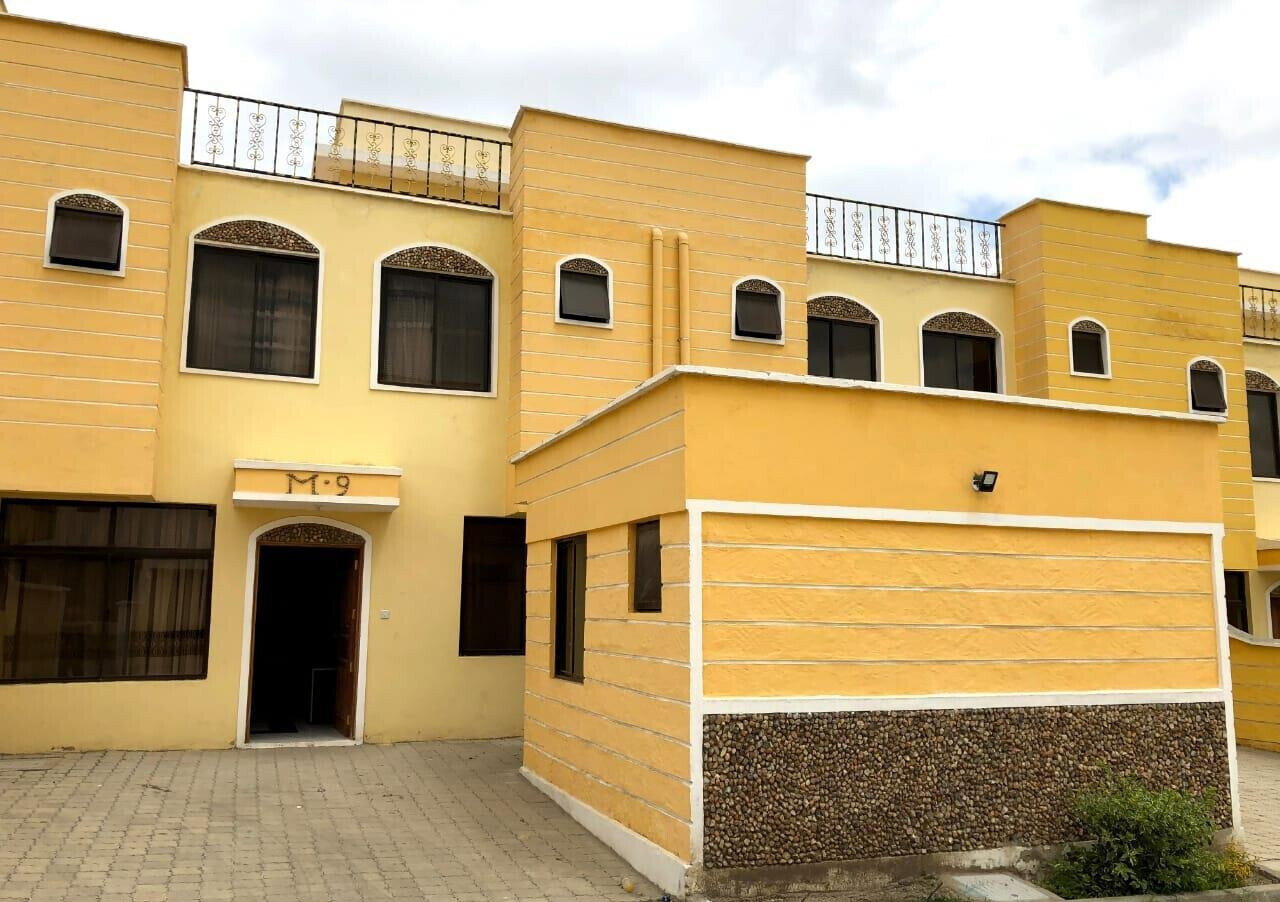 4BR Townhouse Off Mombasa Road - Mlolongo