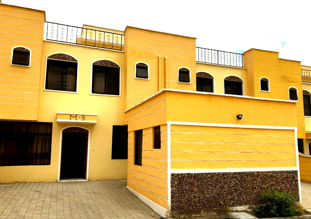 4BR Townhouse Off Mombasa Road - Mlolongo