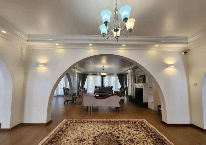 7BR Luxury Home with Garden