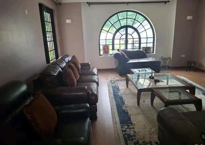 7BR Luxury Home with Garden