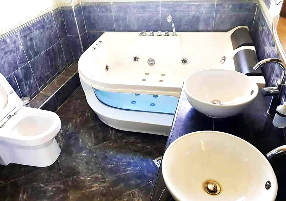 5-Ensuite Villa with Jacuzzi & Backup Generator - Lavington