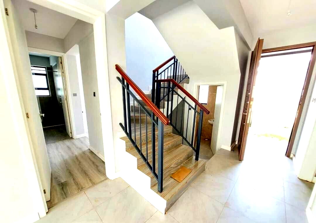 4BR Townhouse with Fireplace & UN Security Approval - Runda