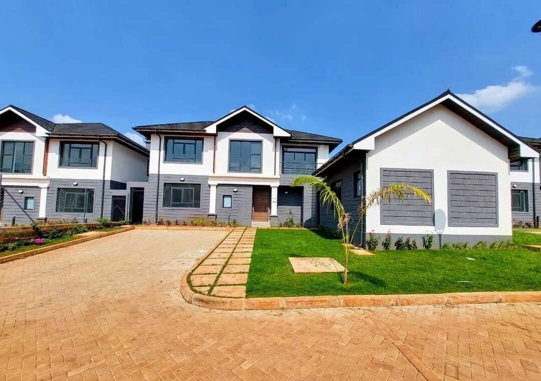 4BR Townhouse with Fireplace & UN Security Approval - Runda