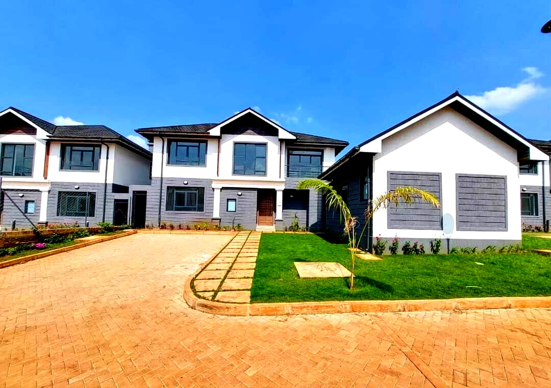 4BR Townhouse with Fireplace & UN Security Approval - Runda