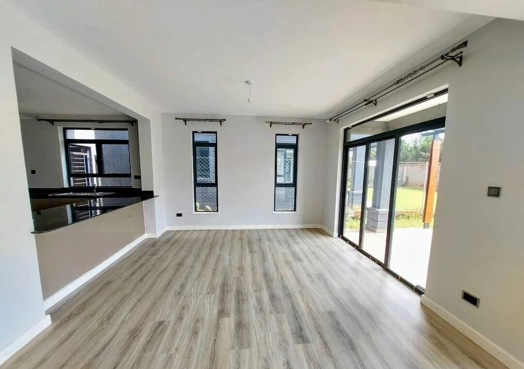 4BR Townhouse with Fireplace & UN Security Approval - Runda