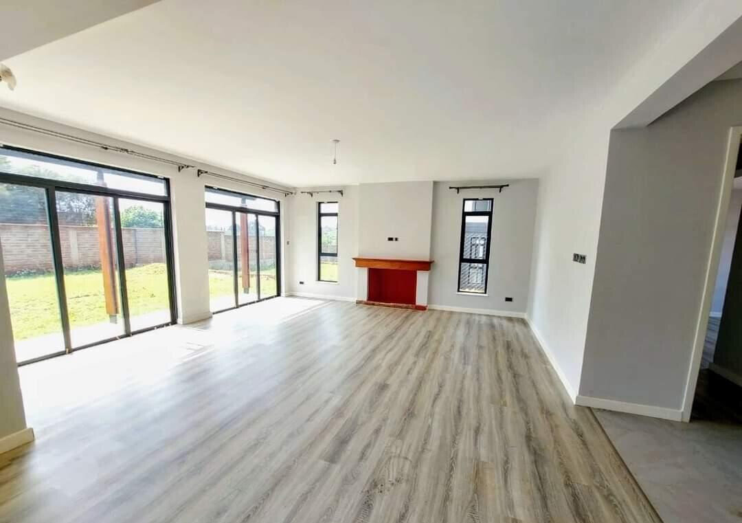 4BR Townhouse with Fireplace & UN Security Approval - Runda