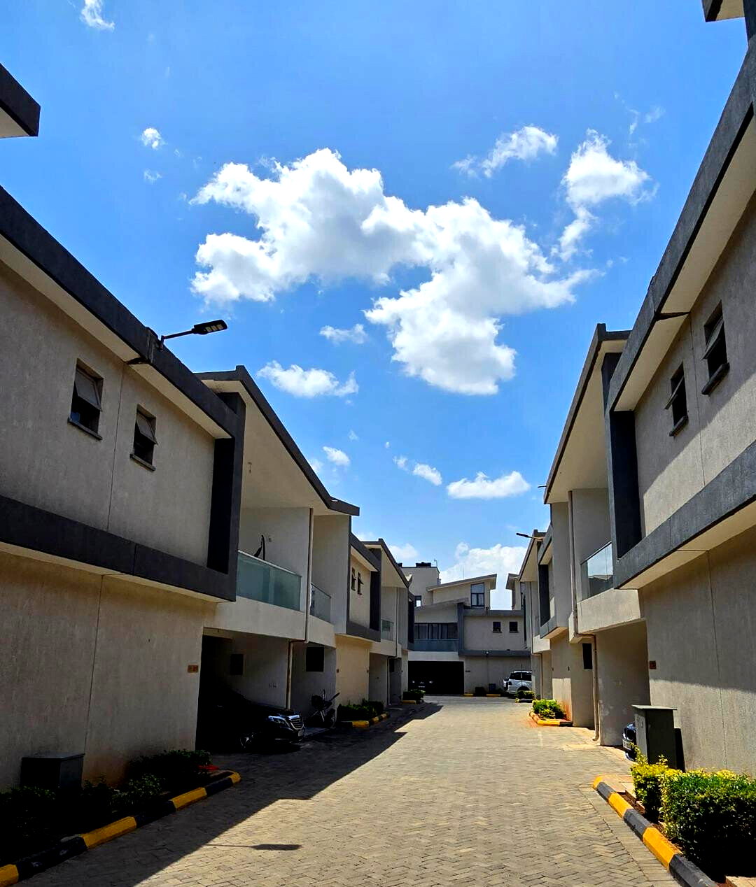 4BR Townhouse with Fireplace & Panoramic City Views - Syokimau