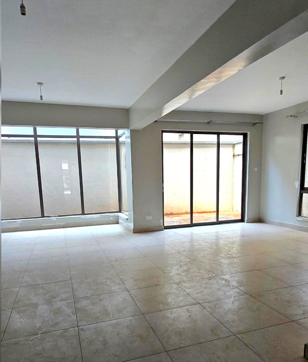 4BR Townhouse with Fireplace & Panoramic City Views - Syokimau