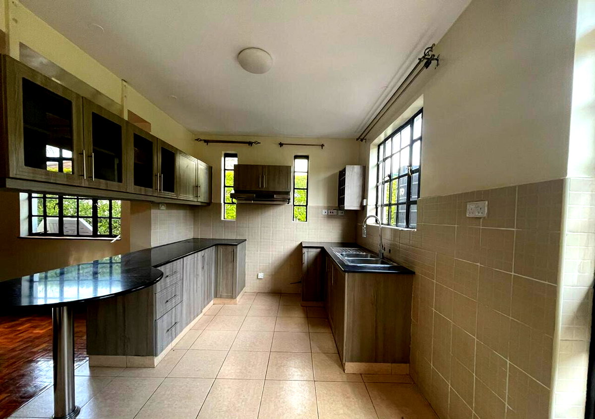 4-Ensuite Townhouse in Gated Estate with DSQ - Loresho