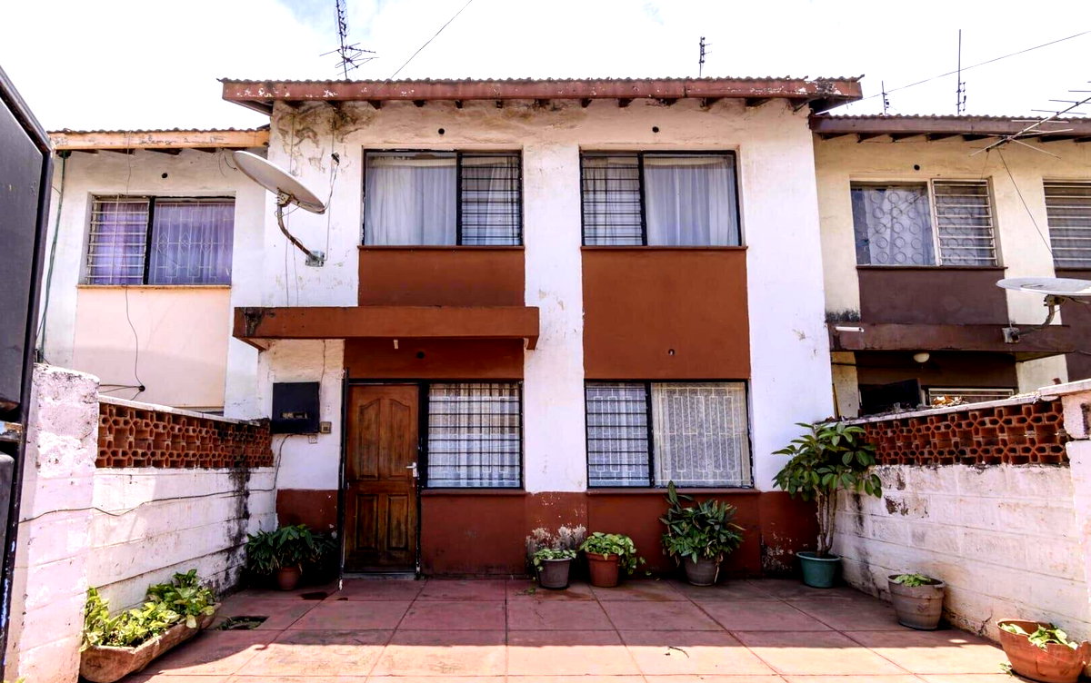 4BR Townhouse with Versatile Downstairs Room - South B