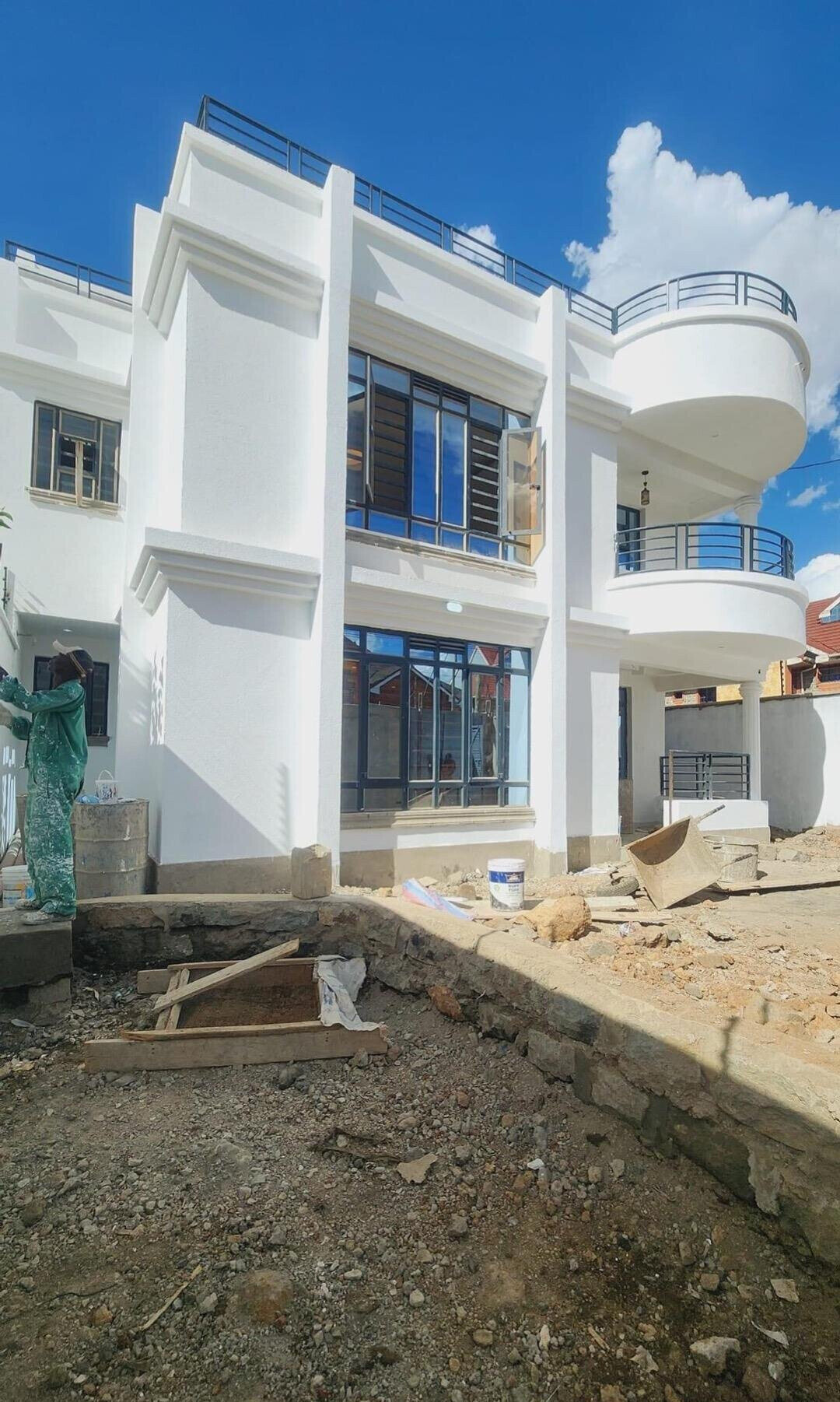 5BR All-Ensuite Flat Roof with DSQ & Ready Title - Membley