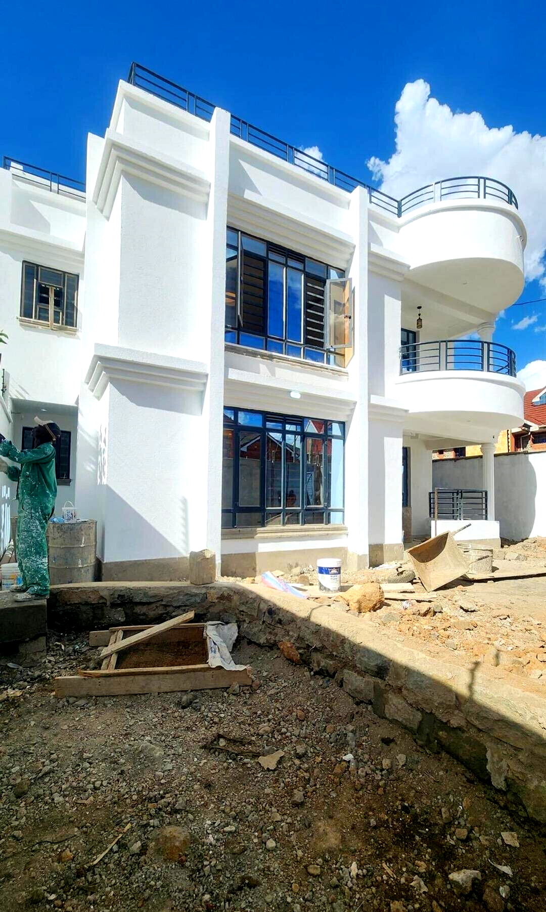 5BR All-Ensuite Flat Roof with DSQ & Ready Title - Membley