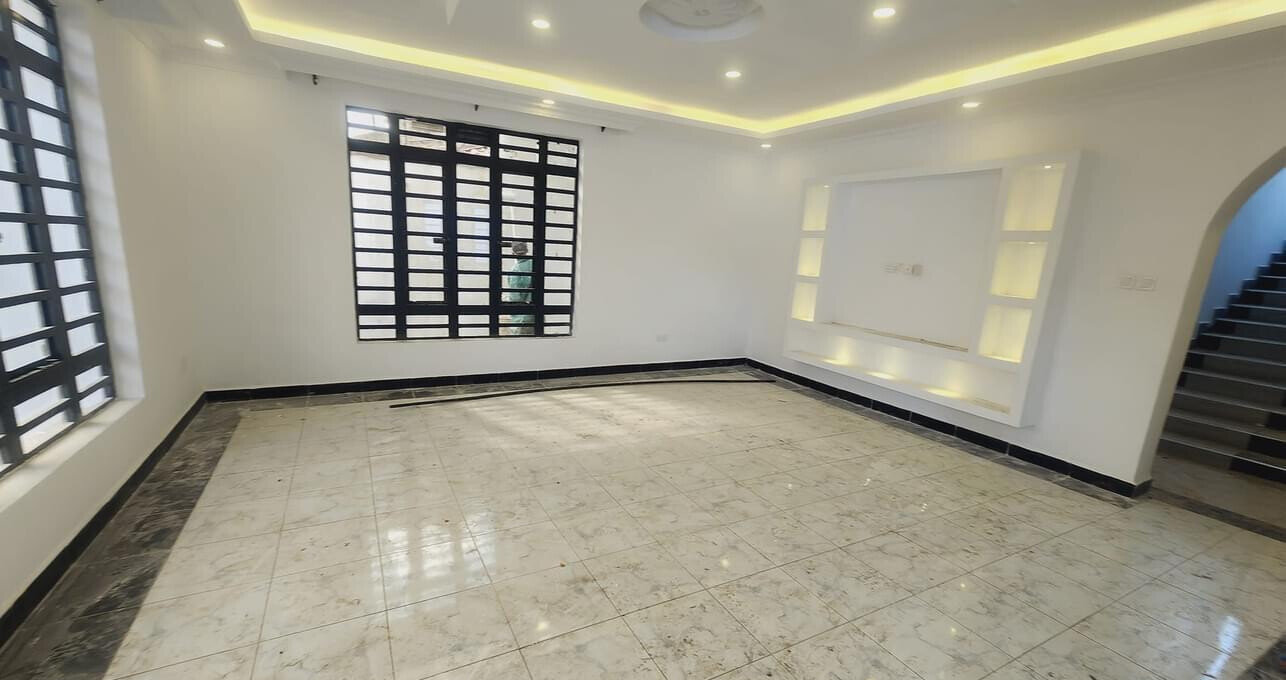 5BR All-Ensuite Flat Roof with DSQ & Ready Title - Membley