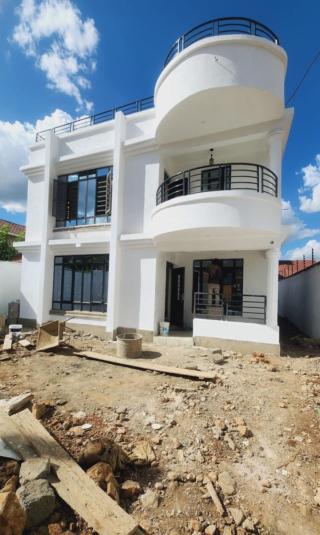 5BR All-Ensuite Flat Roof with DSQ & Ready Title - Membley