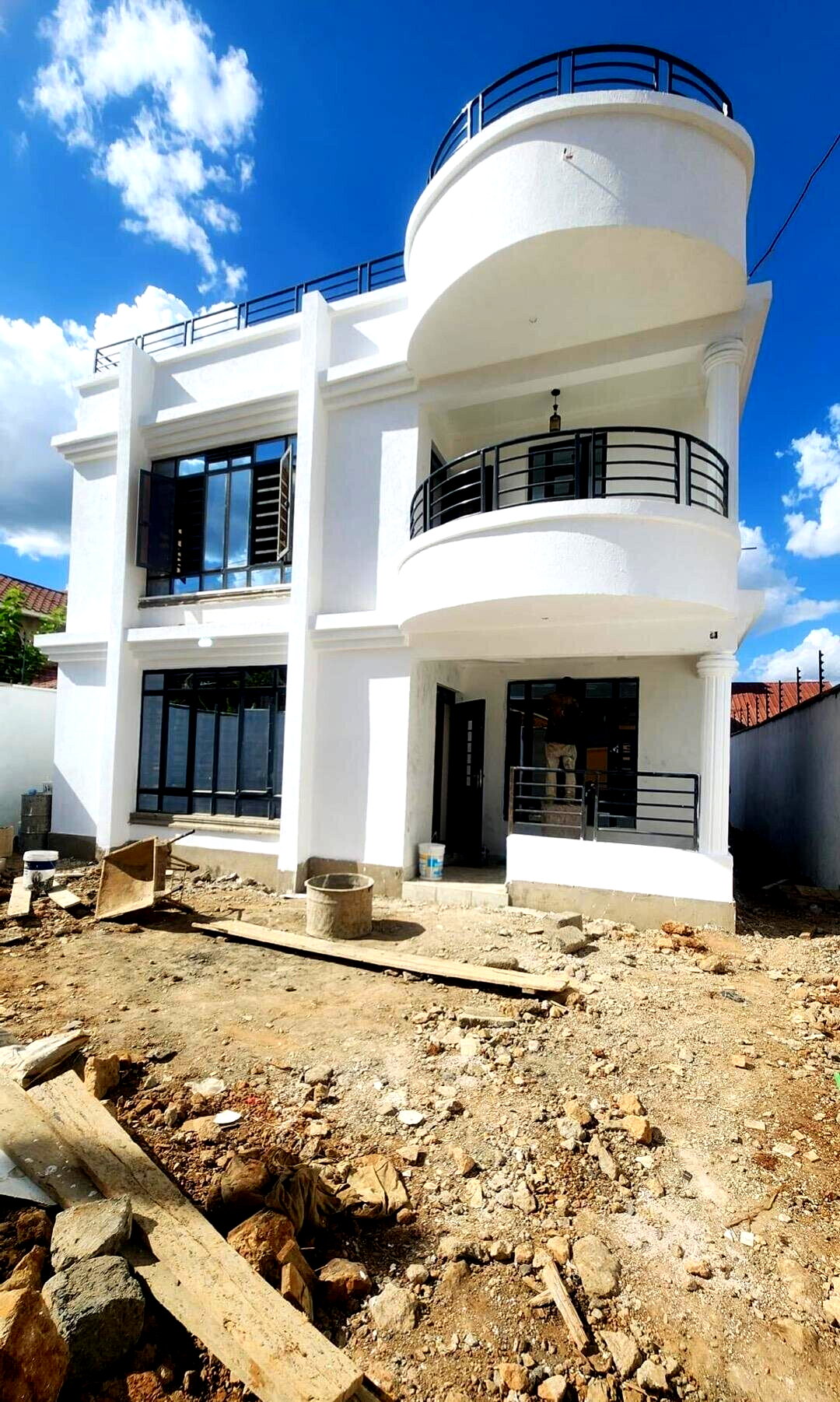 5BR All-Ensuite Flat Roof with DSQ & Ready Title - Membley