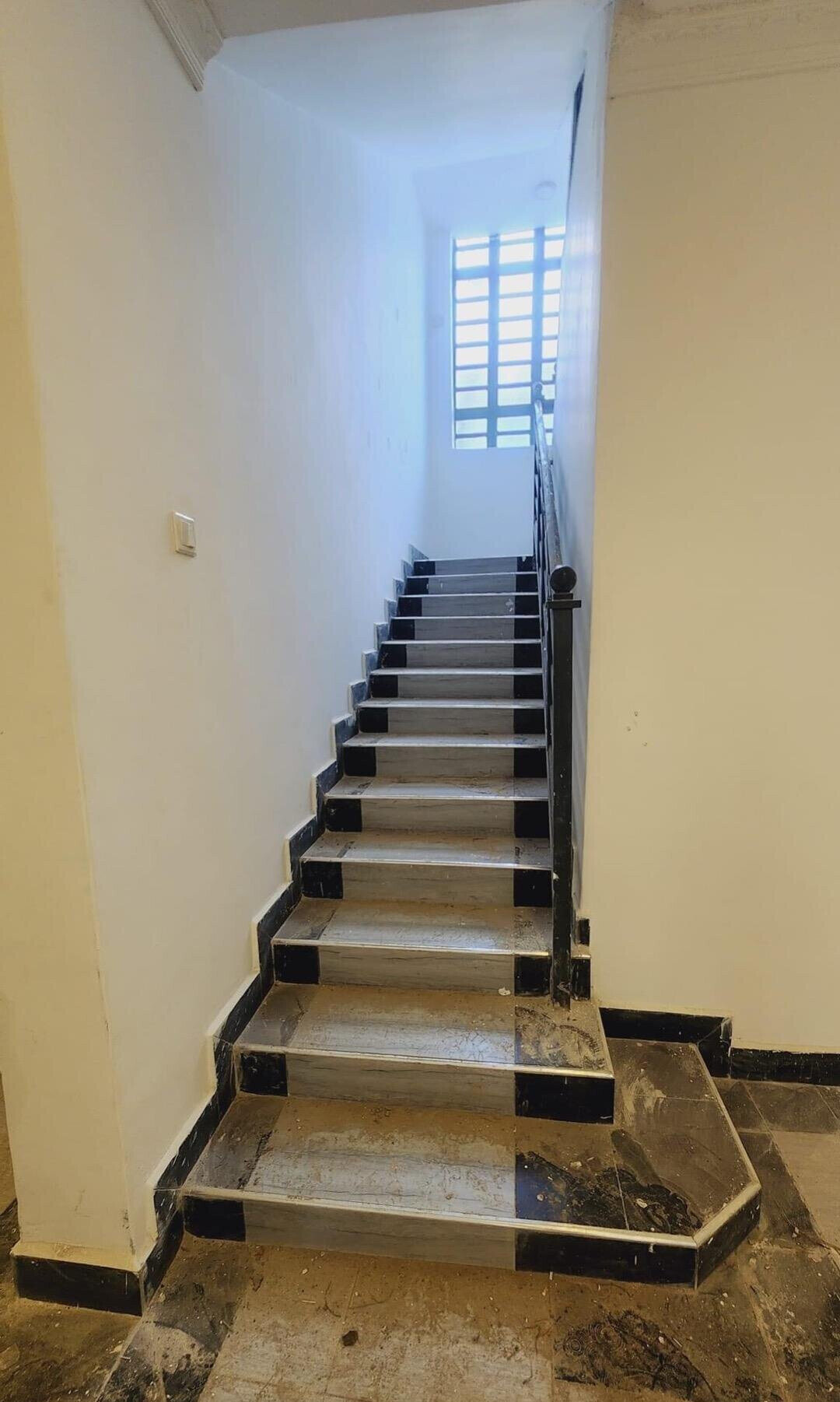 5BR All-Ensuite Flat Roof with DSQ & Ready Title - Membley