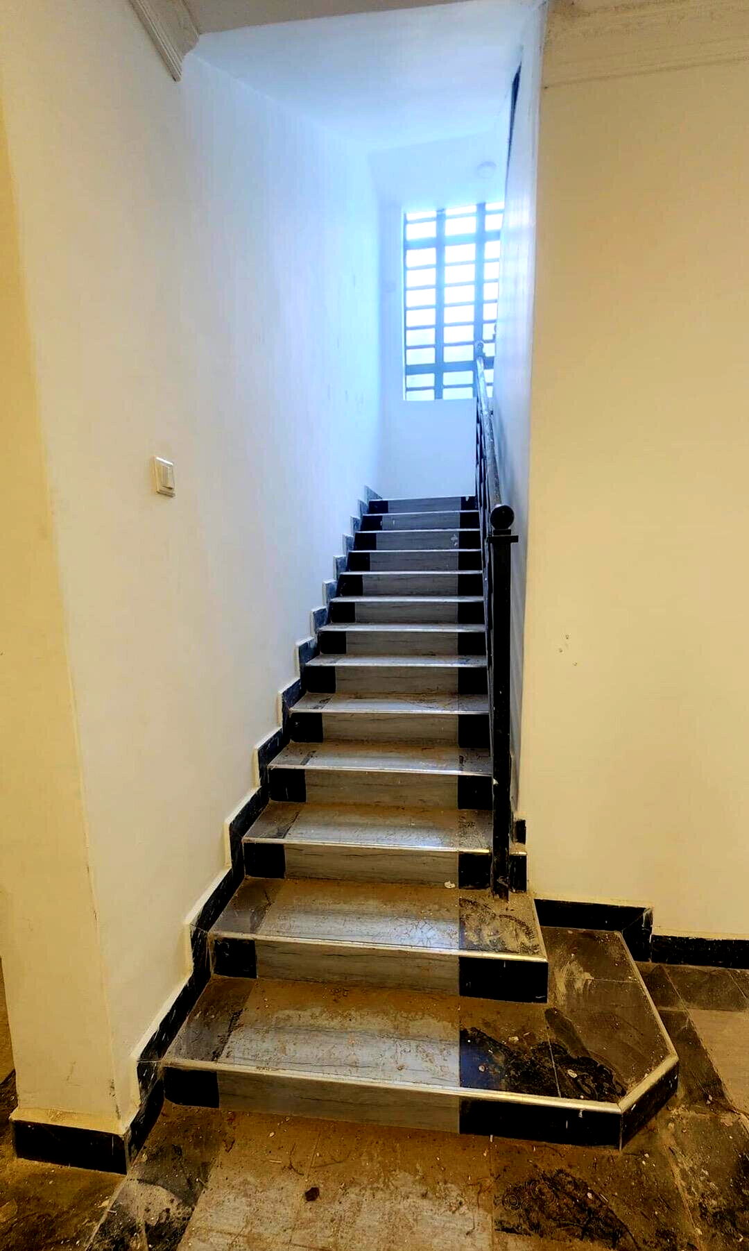 5BR All-Ensuite Flat Roof with DSQ & Ready Title - Membley