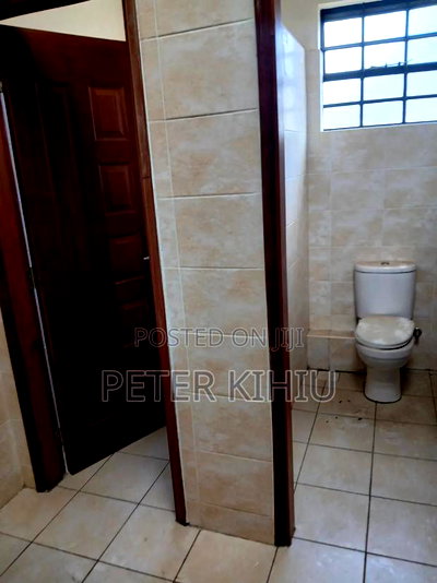 Godown to Let 4200sqft in Baba Ndogo - Image 10