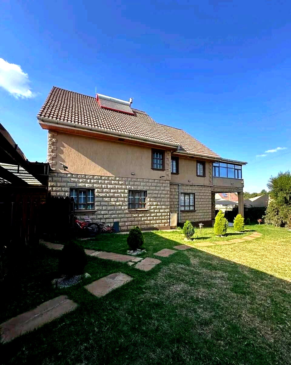 4BR All-Ensuite Corner Townhouse with Solar & Borehole - Kibiku