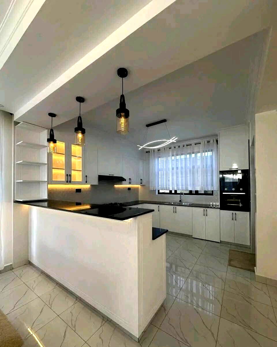 4BR All-Ensuite Corner Townhouse with Solar & Borehole - Kibiku