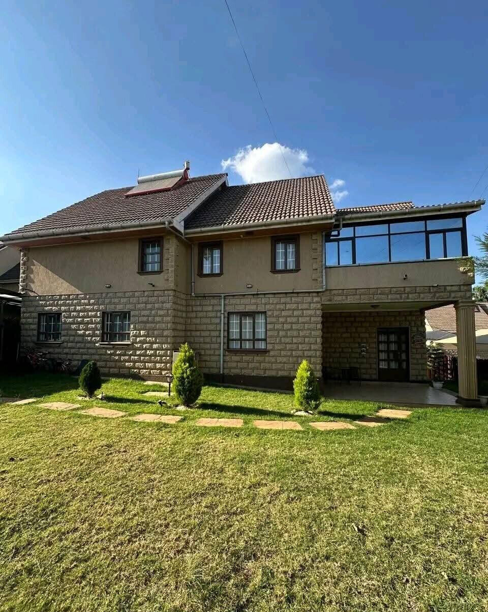 4BR All-Ensuite Corner Townhouse with Solar & Borehole - Kibiku