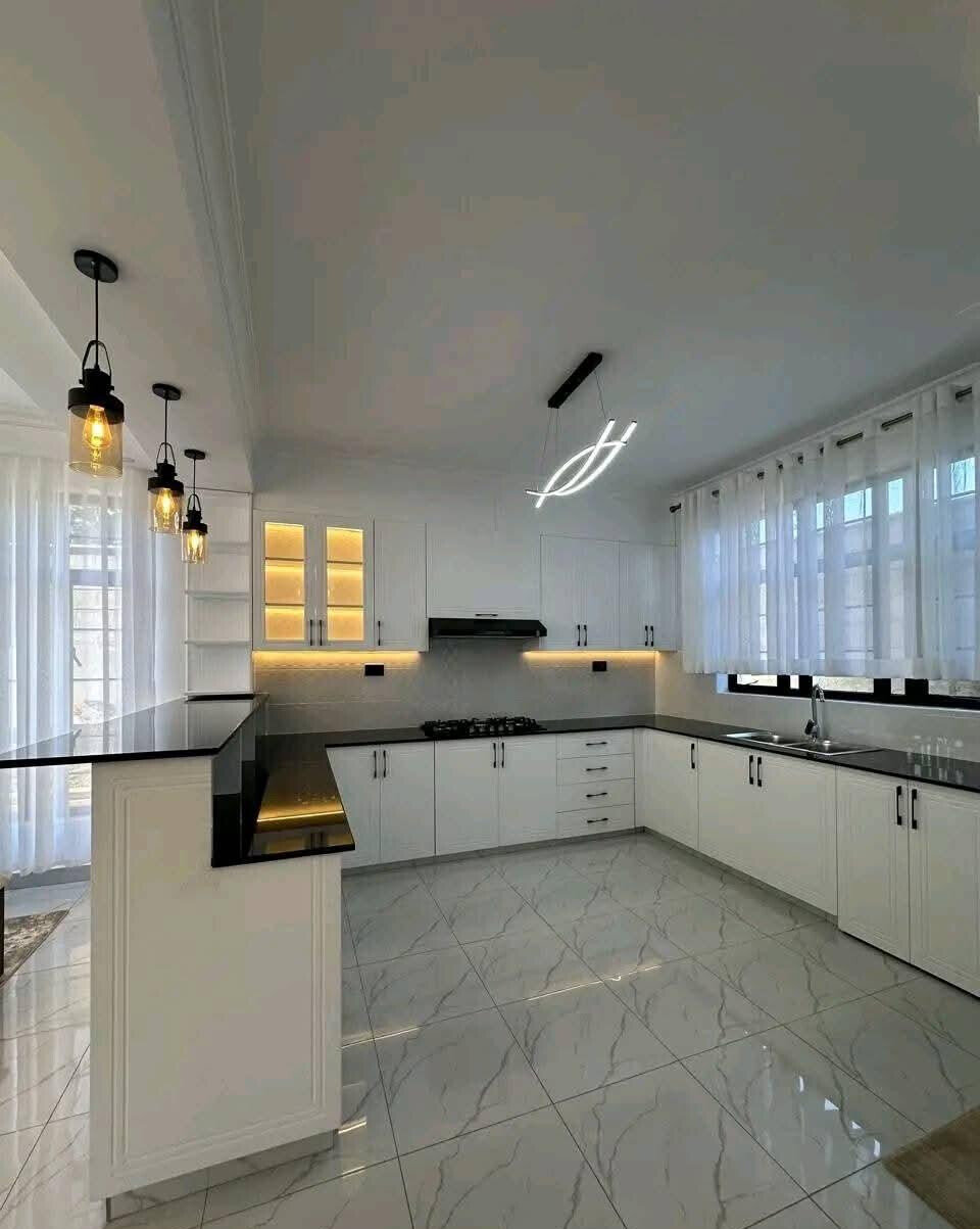 4BR All-Ensuite Corner Townhouse with Solar & Borehole - Kibiku