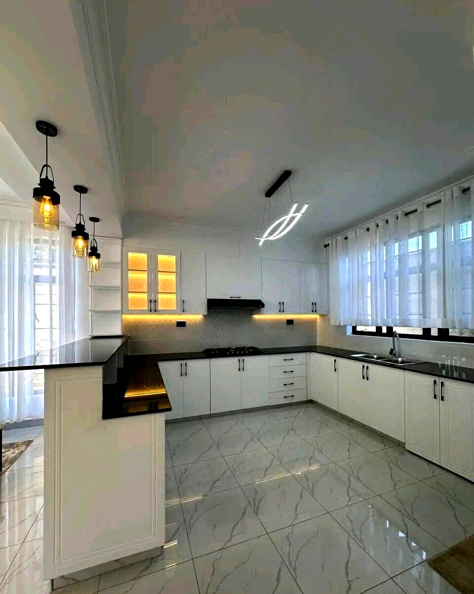 4BR All-Ensuite Corner Townhouse with Solar & Borehole - Kibiku