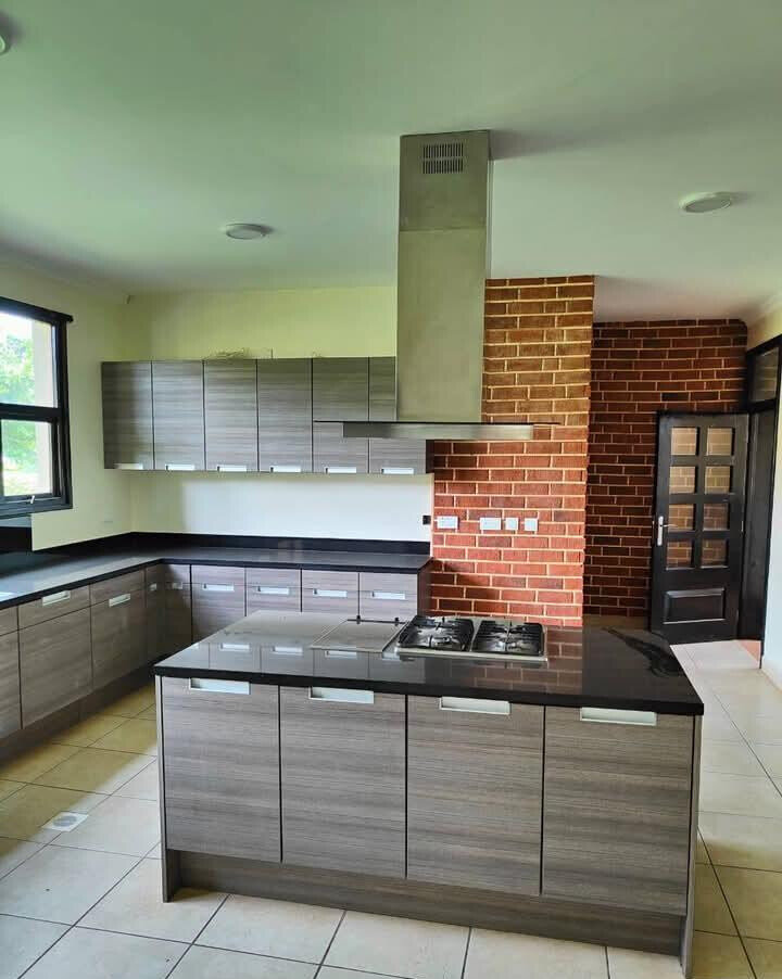 5-Ensuite Townhouse with Man-Made Dam & Clubhouse – Karen