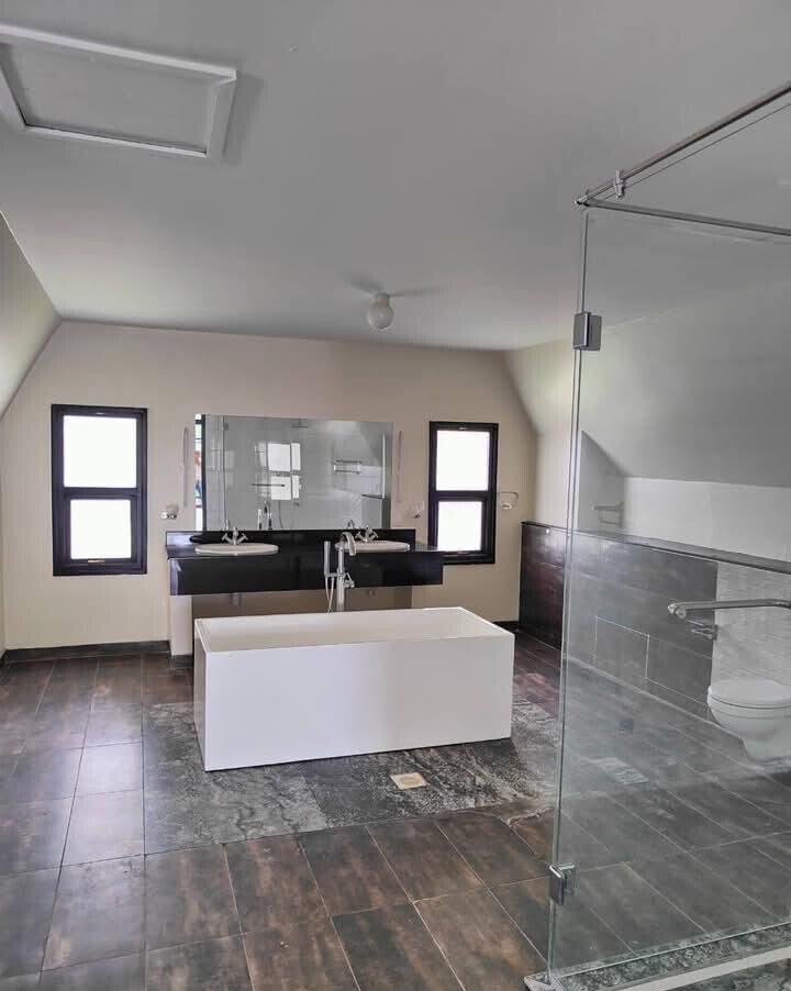 5-Ensuite Townhouse with Man-Made Dam & Clubhouse – Karen