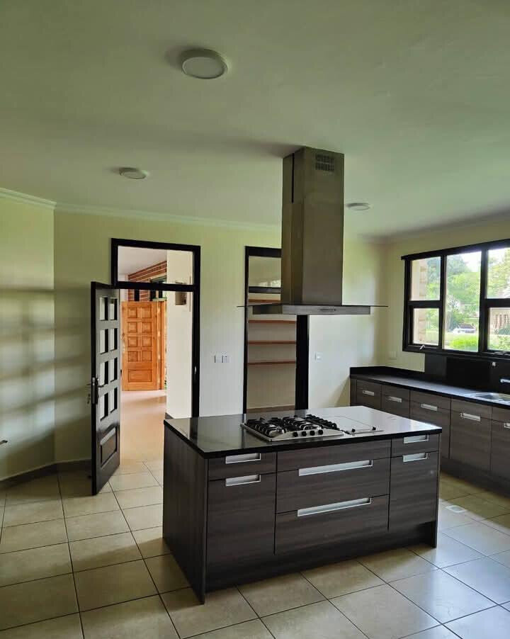 5-Ensuite Townhouse with Man-Made Dam & Clubhouse – Karen